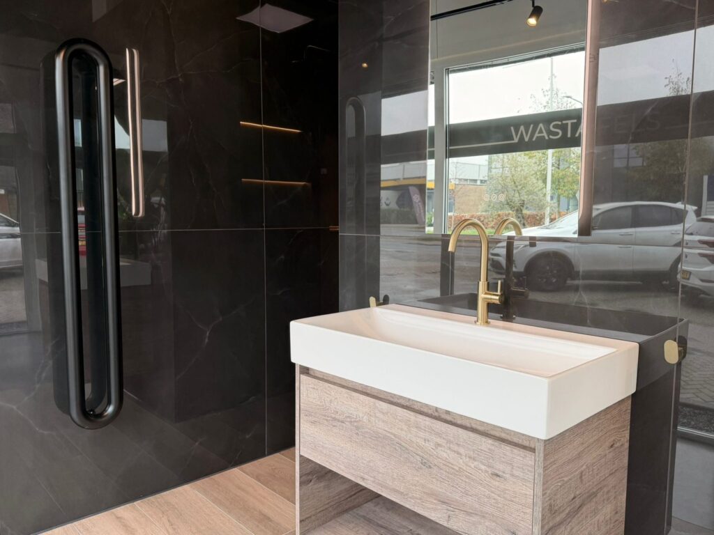 Badkamer van sloop tot oplevering: de complete gids voor een zorgeloze renovatie